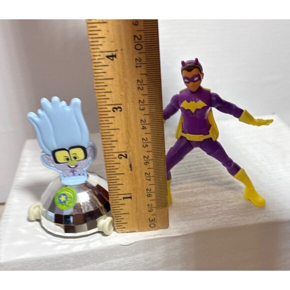 Burger King 2023 Batgirl & 2021 Trolls TrollsTopia Tiny Guy Toy Figures Set - Picture 4 of 6